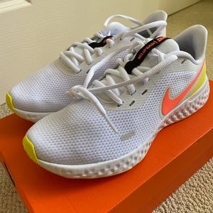 NEW Nike Revolution 5 White/Yellow/Black/Mango